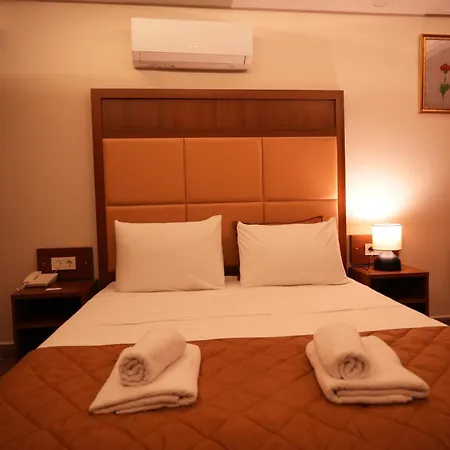 Hotel Keeper