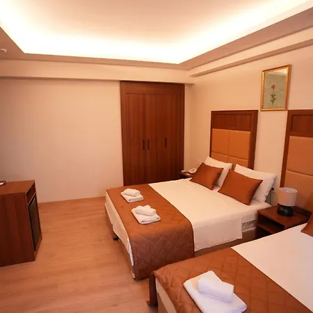 Hotel Keeper